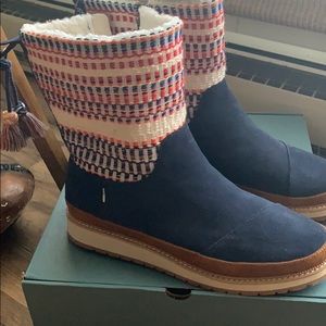 BNIB Tom Makenna water resistant boots. Size 9
